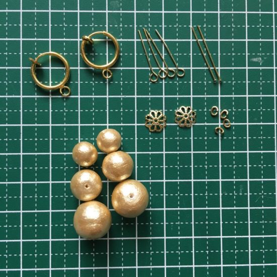 コットンパールのトリプルライン スウィング イヤリングの作り方 ドラジェの手しごと 楽しきひととき コットンパールのトリプルライン スウィング イヤリングの作り方 ドラジェの手しごと 楽しきひととき