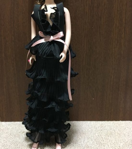 ドール服 椎名林檎さん ありあまる富 のドレス作ってみました ドラジェの手しごと 楽しきひととき