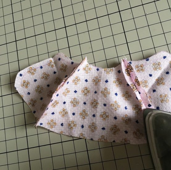 ドール服 初心者に超おすすめ かわいいケープ作り方 ドラジェの手しごと 楽しきひととき