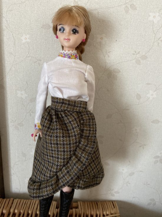 ドール服 簡単にできるフリルがかわいい巻きスカートの作り方 ドラジェの手しごと リカちゃんなどの服作り