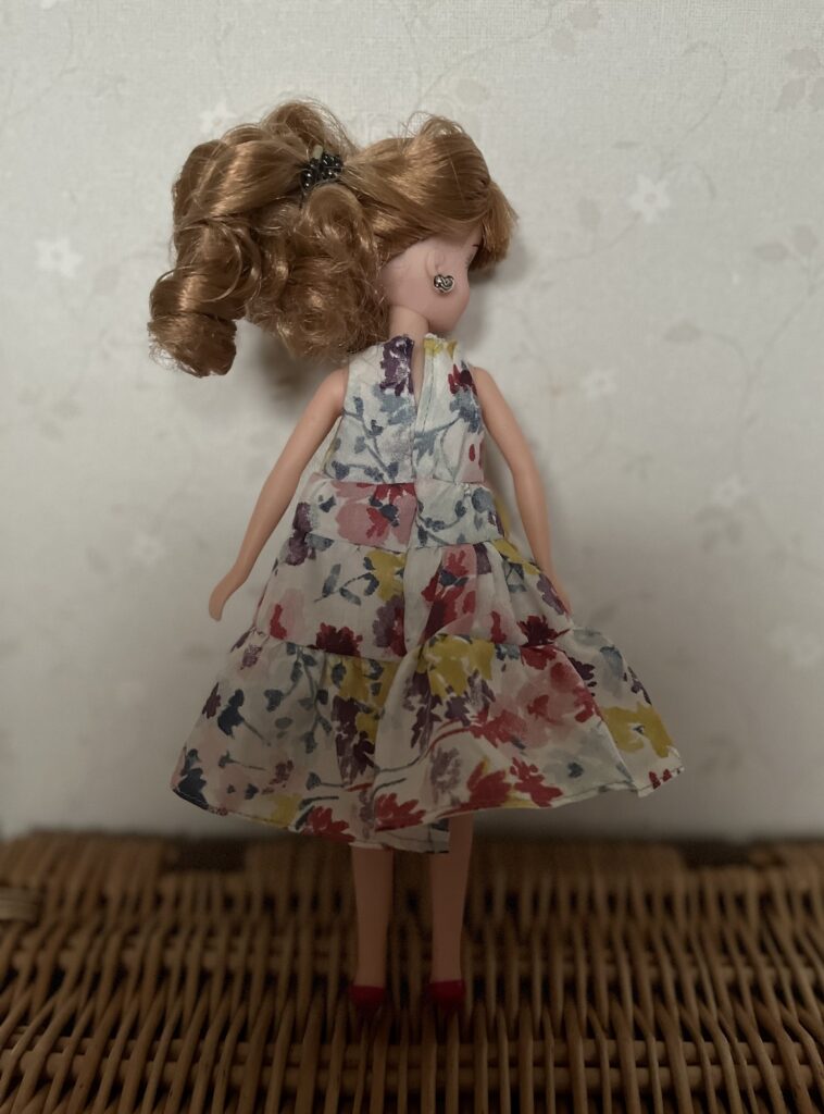 リカちゃん服を手作り、簡単にできるティアードワンピース